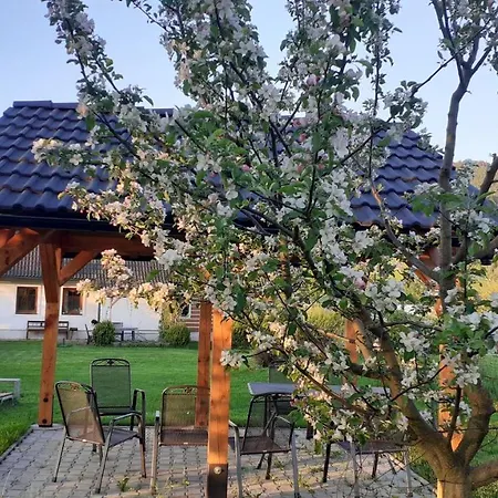 V Chaloupce Na Vrsku Lägenhet