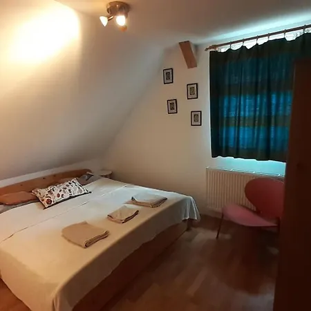 V Chaloupce Na Vrsku Lägenhet *