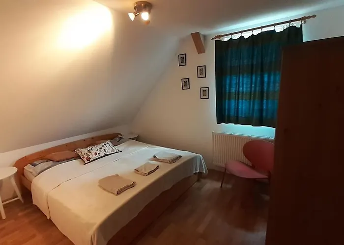 V Chaloupce Na Vrsku 아파트 *